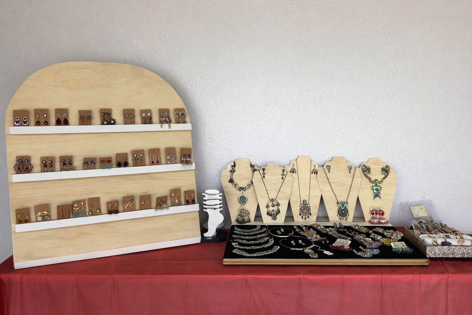 Custom jewelry display stands