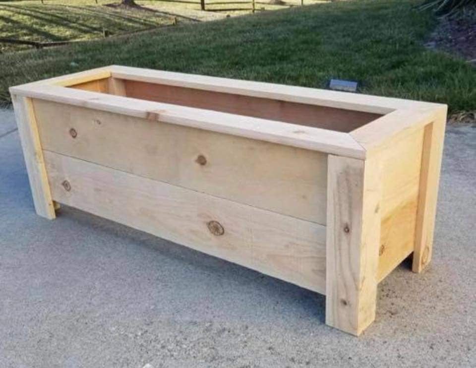 Raised planter